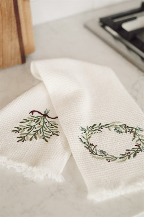 Embroidered Wreath/Mistletoe Waffle Hand Towels S/2
