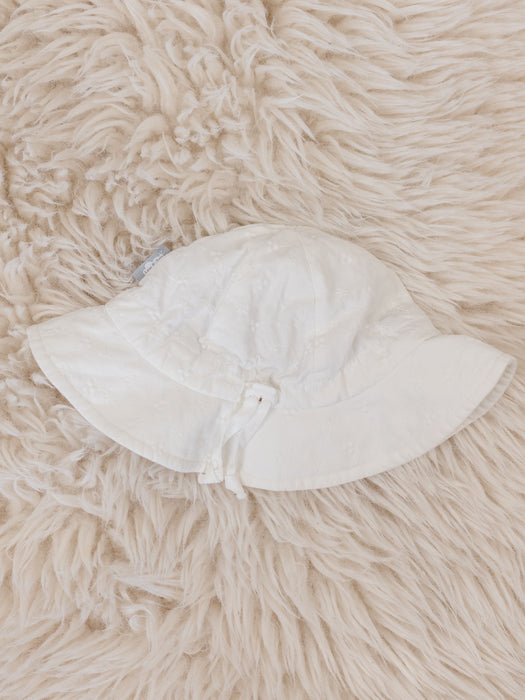 Jan + Jul hat