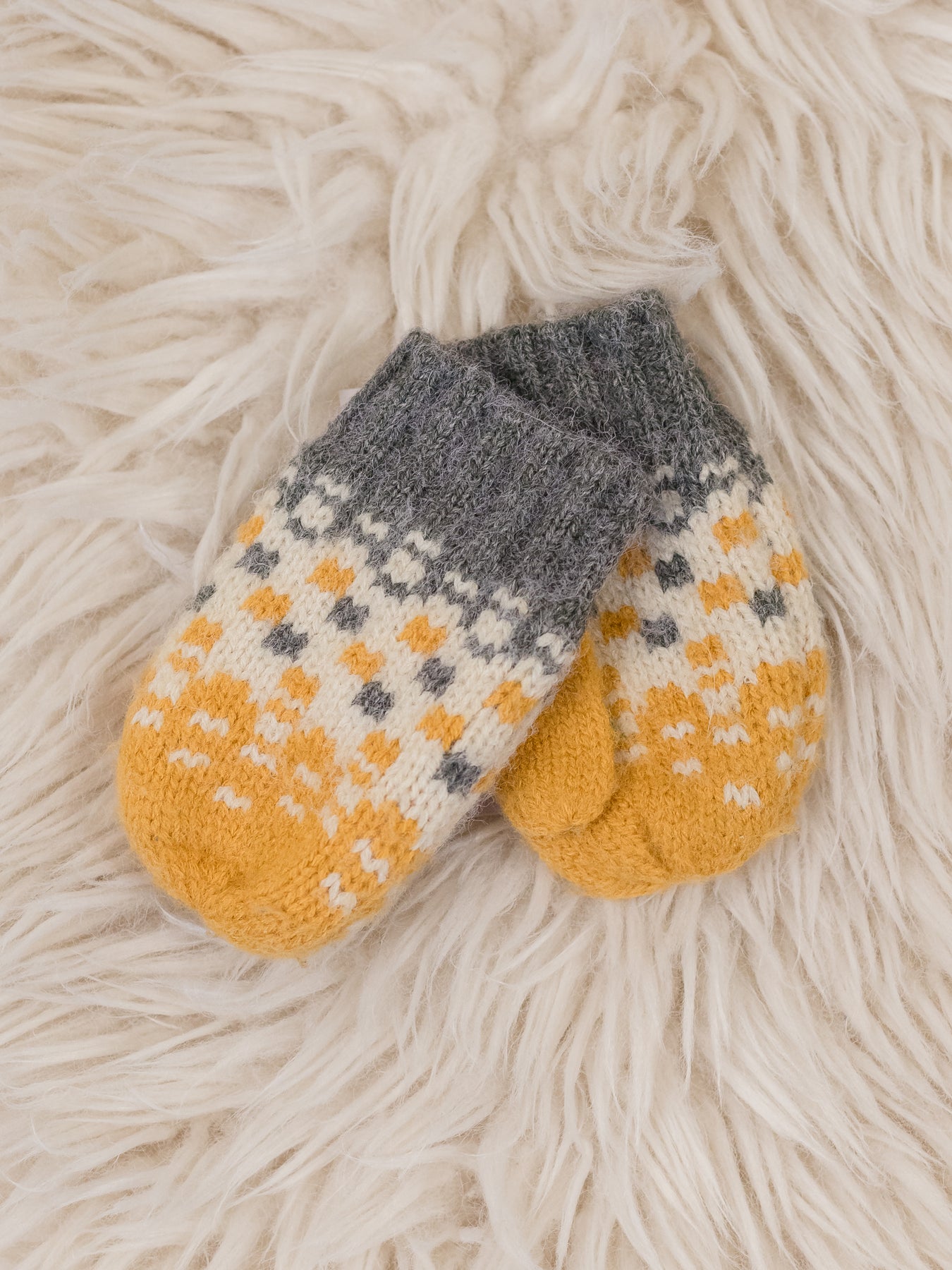 Preloved Mitts, Gloves